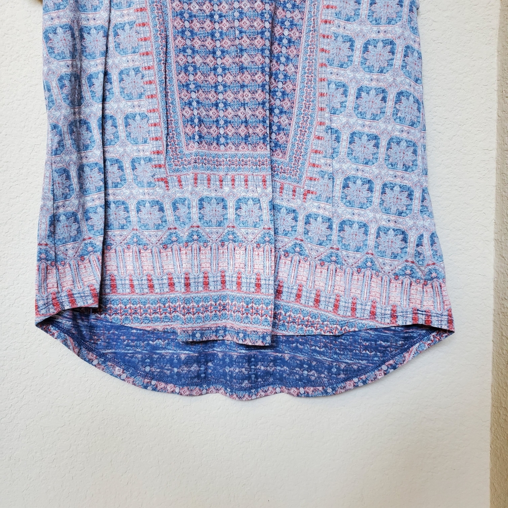 Lucky Brand Patterned Short Sleeve Top. Size Large - Picture 3 of 7